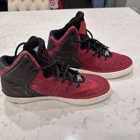 Red Wine Nike Cork Shoes - Picture 3 of 5